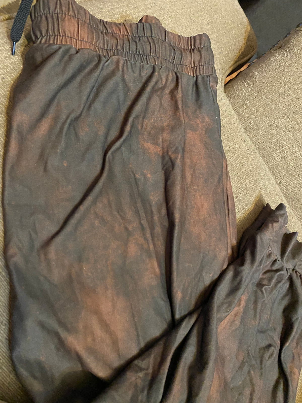 Dark brown grunge l/xl capri joggers