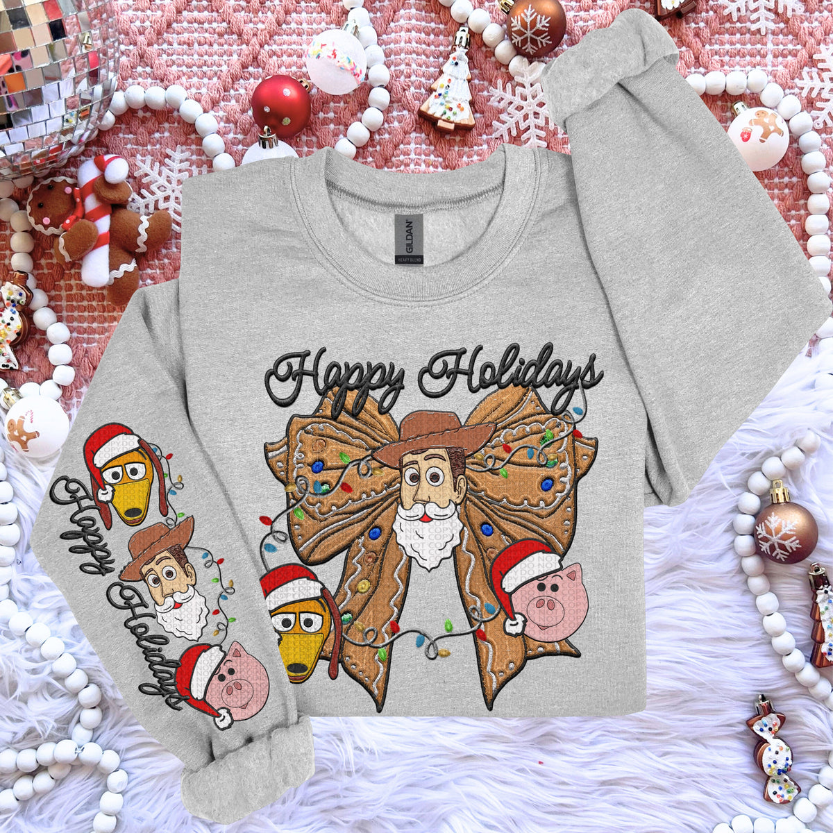 HOLIDAY TOYS SWEATSHIRT W/ SLEEVE PRINT