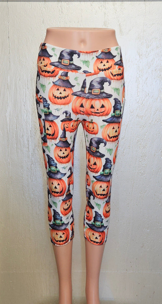 Hatted Pumpkins capris with pockets
