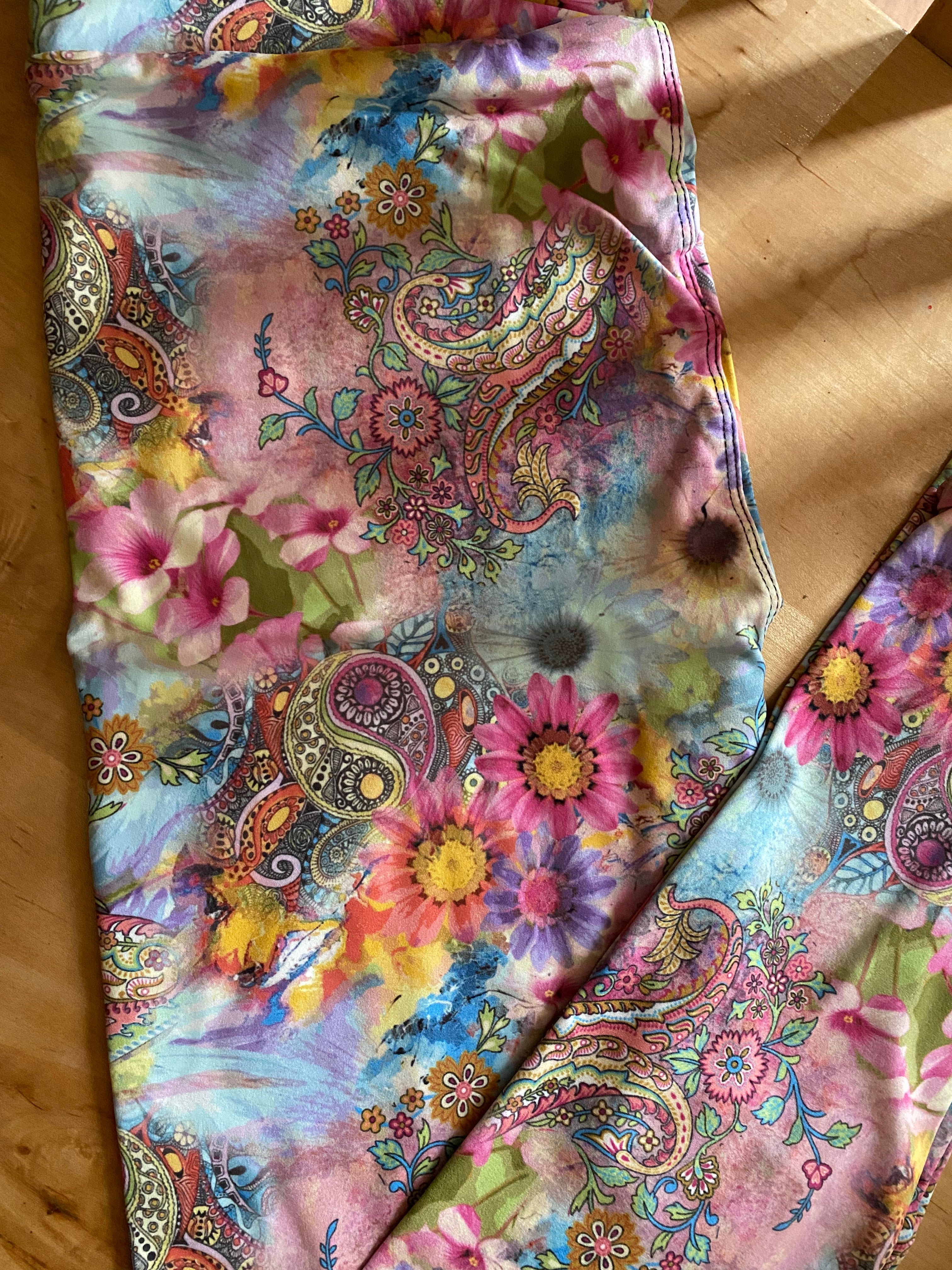 Watercolor floral/paisley os leggings