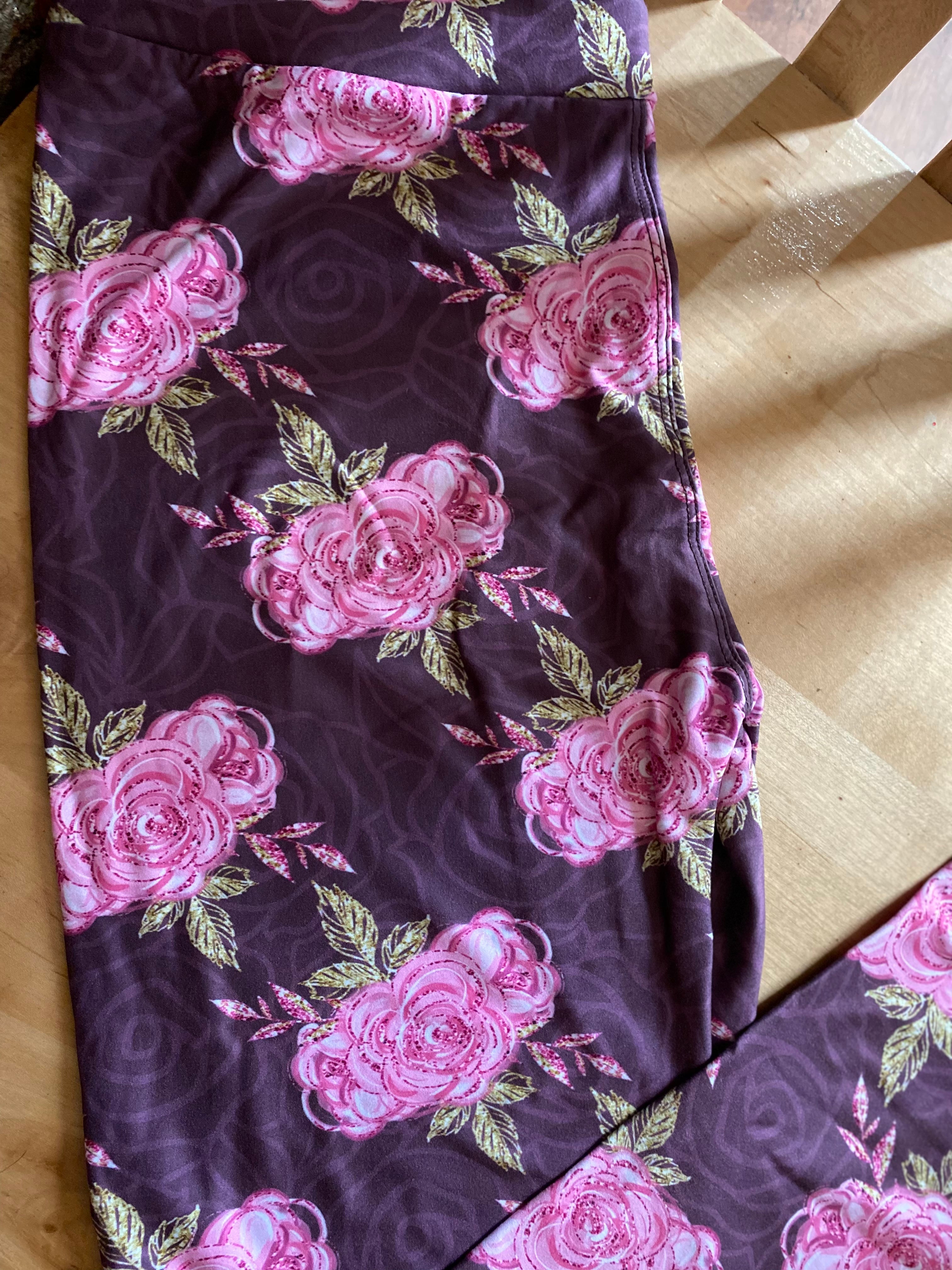 Elegant pink roses os leggings