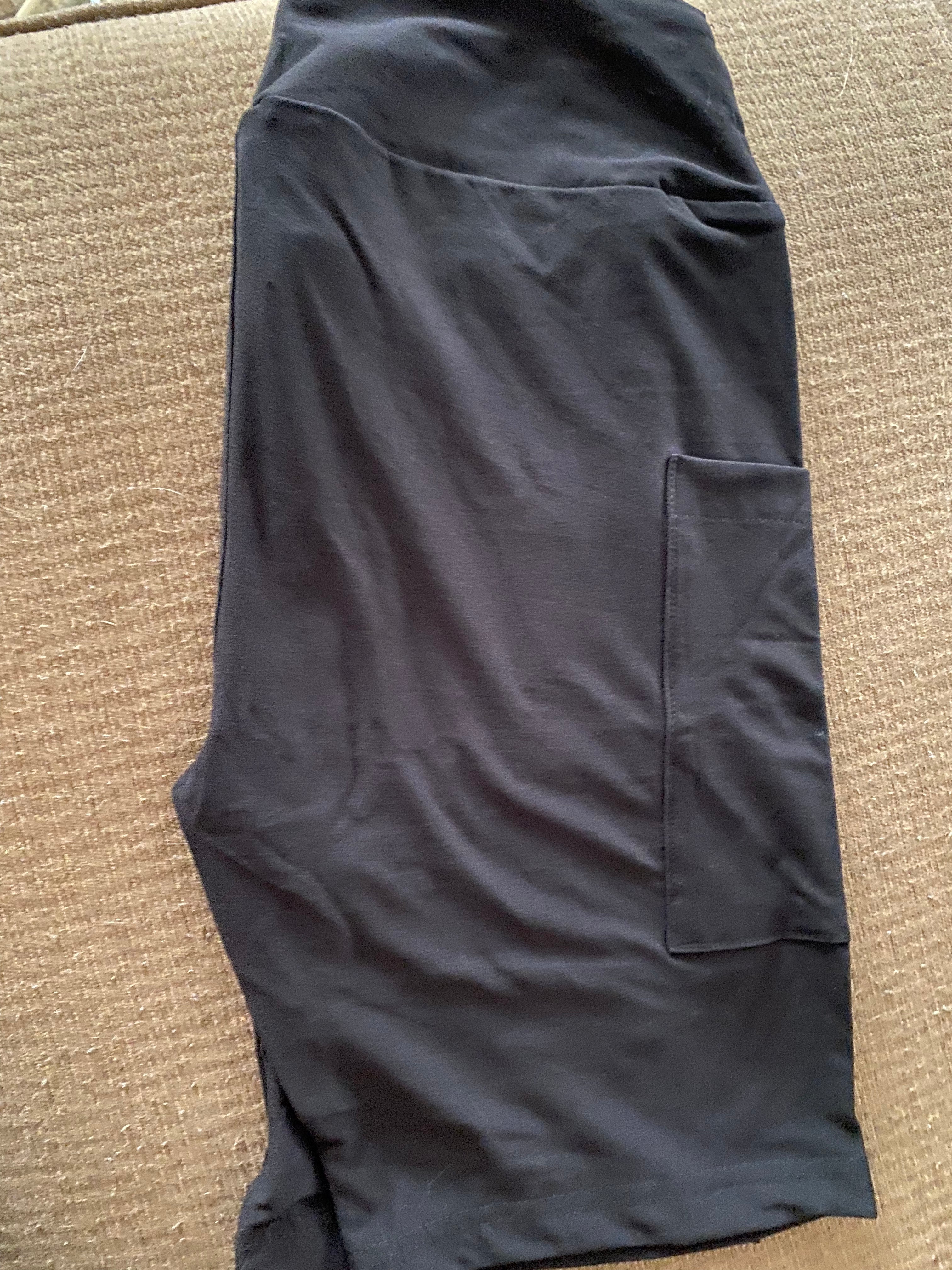 Black shorts with pockets OS