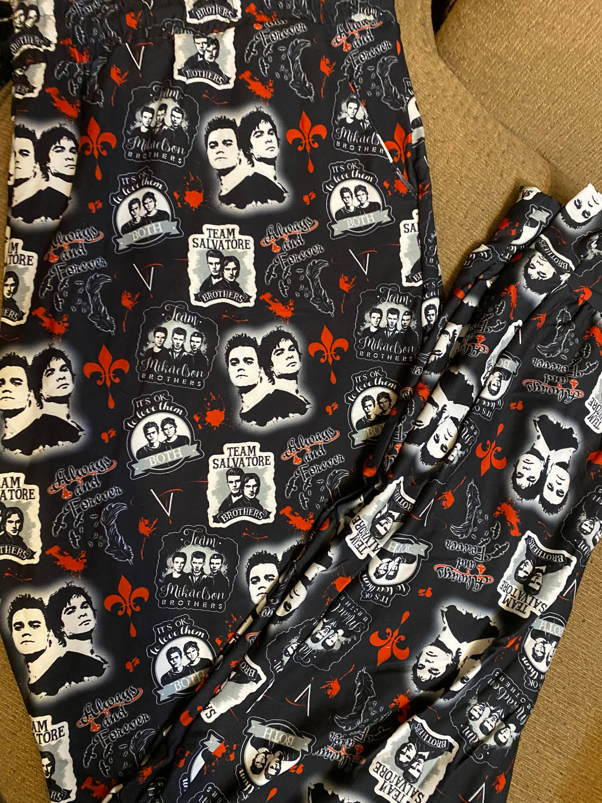 Vampire teams l/xl joggers