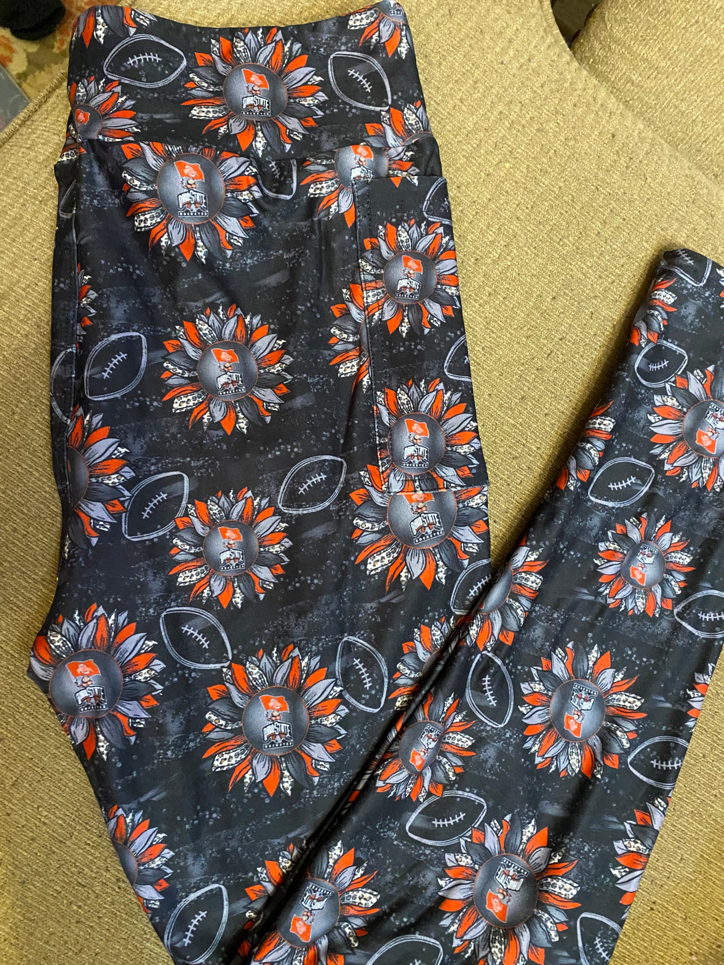 Buckeye flowers  leggings