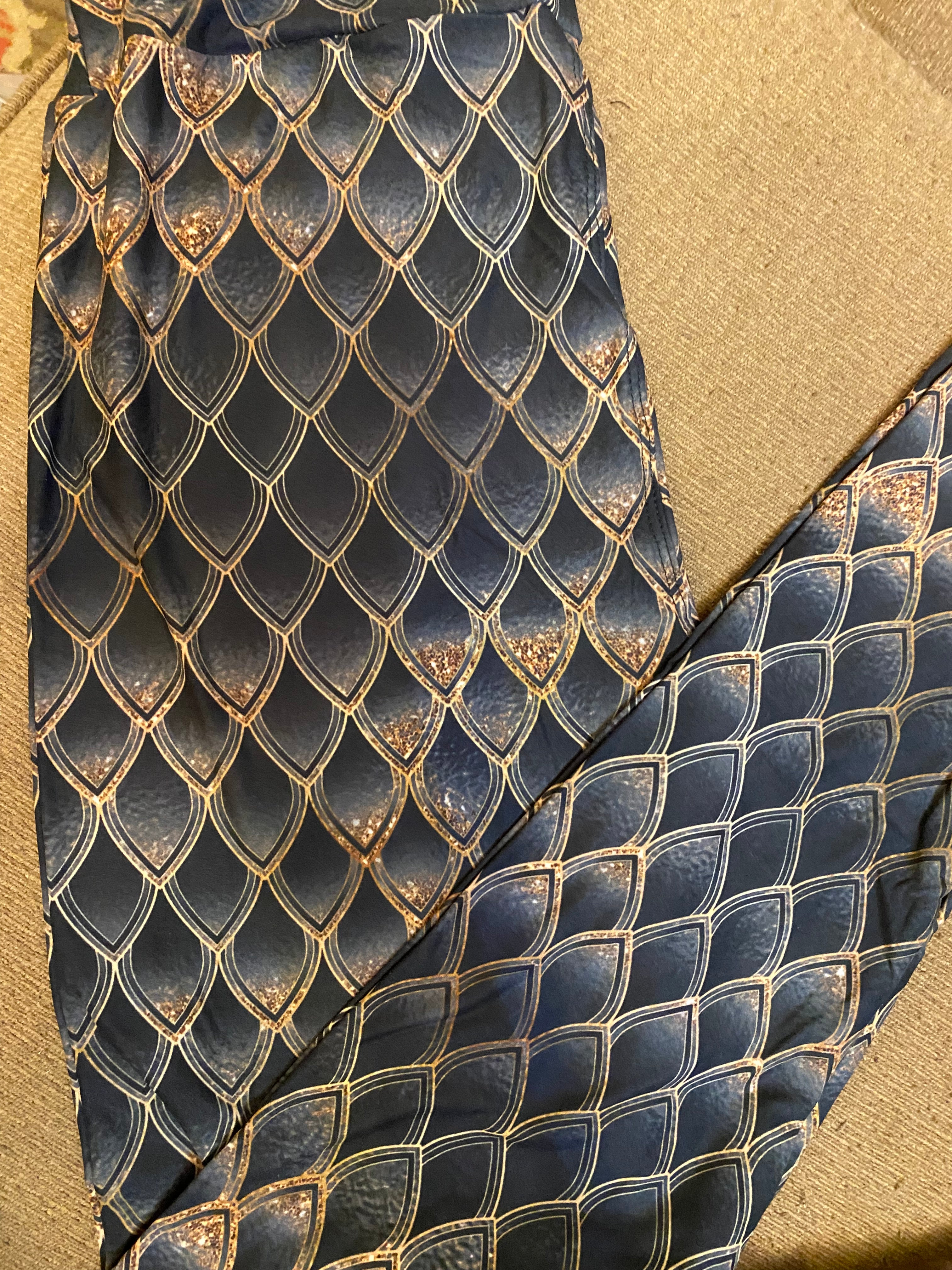 Dragon scales os leggings