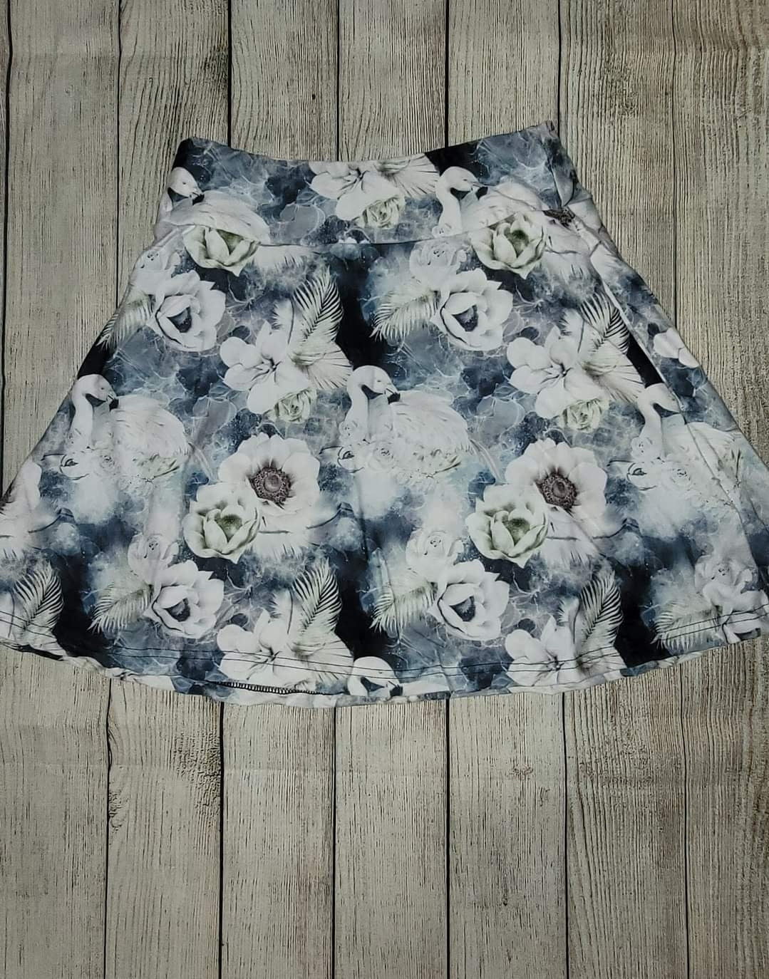 Floral Swan skorts with pockets