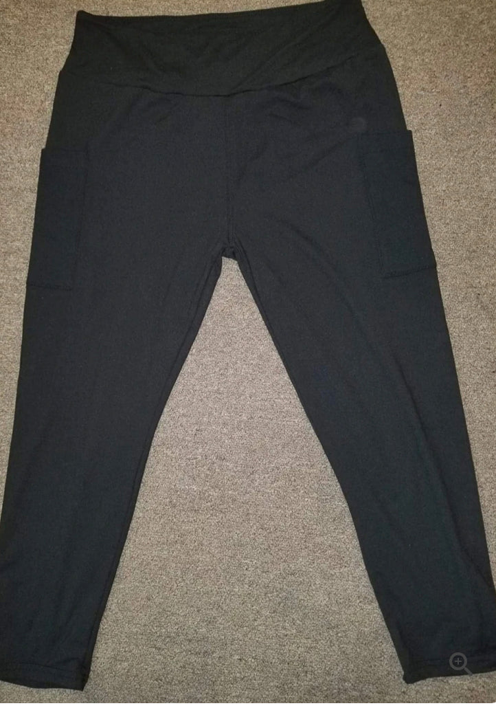 Black capri